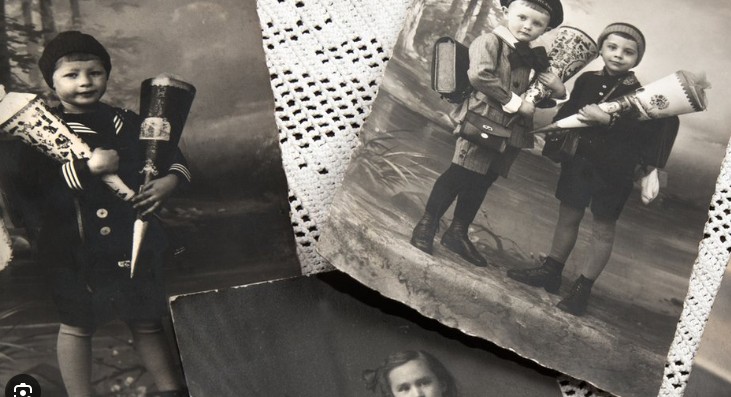 Crianças alemãs nos anos 1960 com mochilas escolares tradicionais